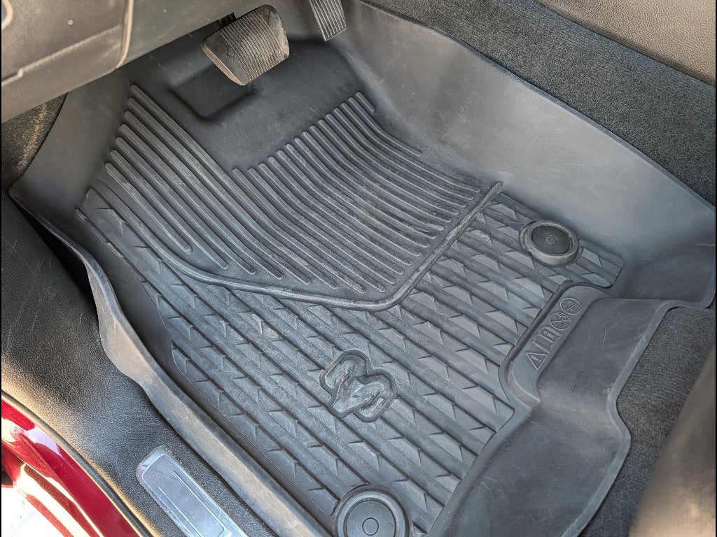 2022 RAM 1500 Laramie Crew Cab 4x4 5'7" Box