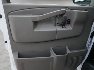 2024 Chevrolet Express Passenger 3500 1LT