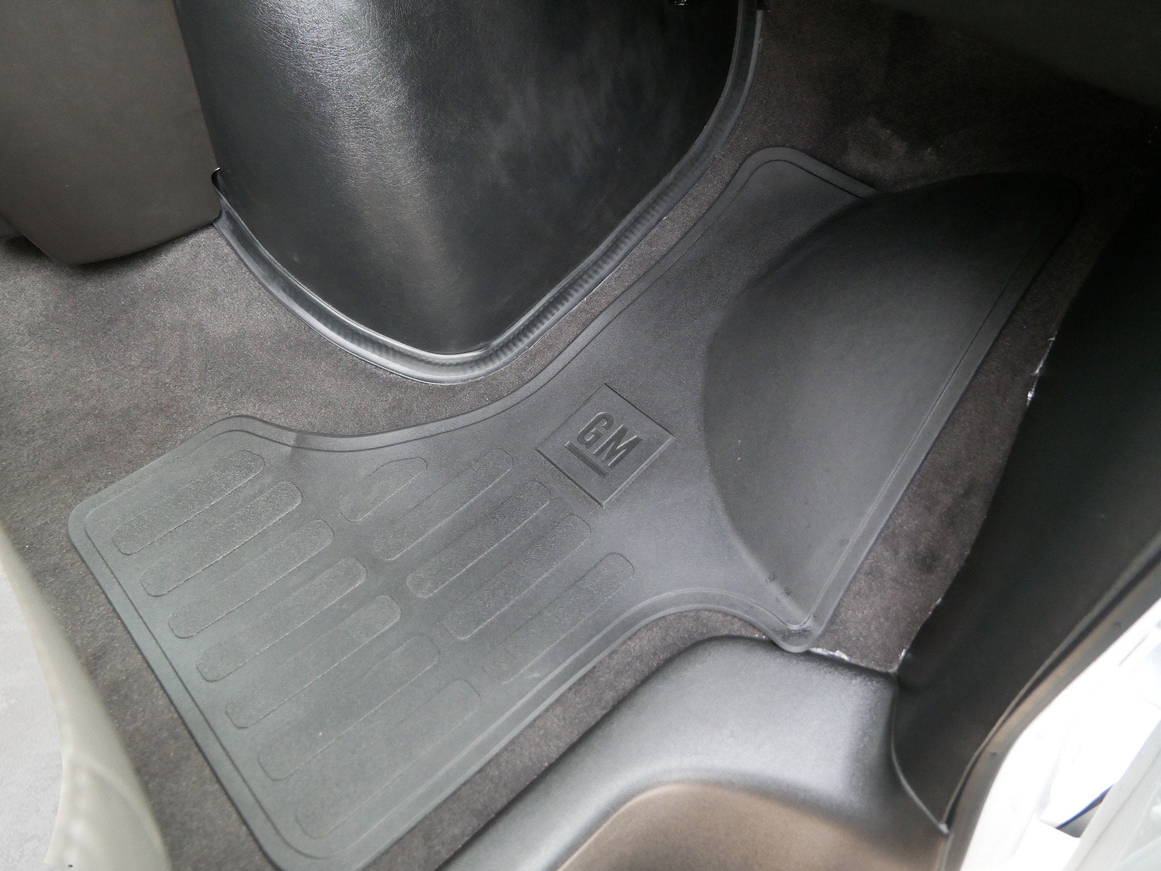 2024 Chevrolet Express Passenger 3500 1LT