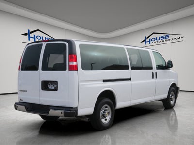 2024 Chevrolet Express Passenger 3500 1LT