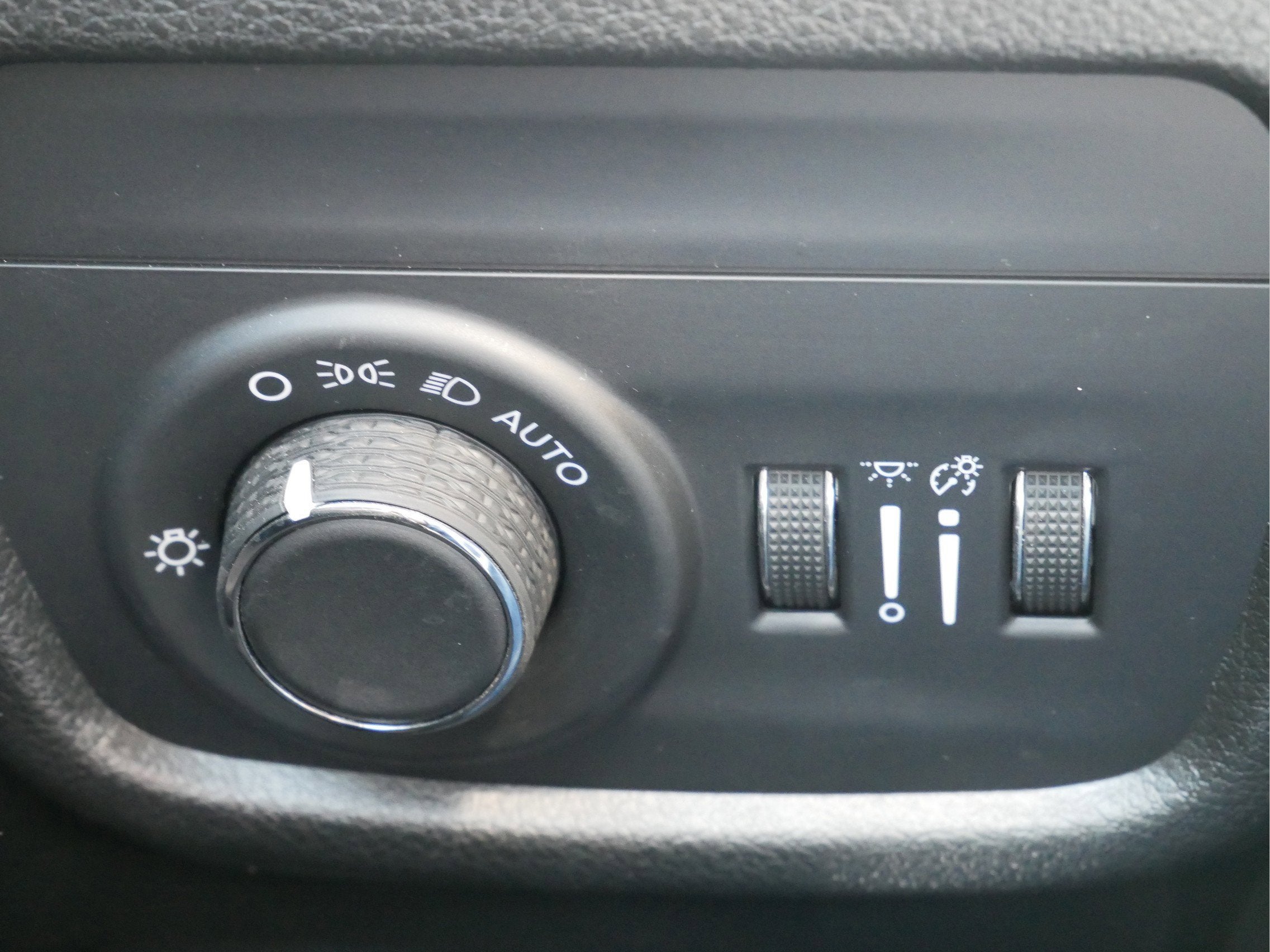 2023 Jeep Grand Cherokee L Laredo 4x4