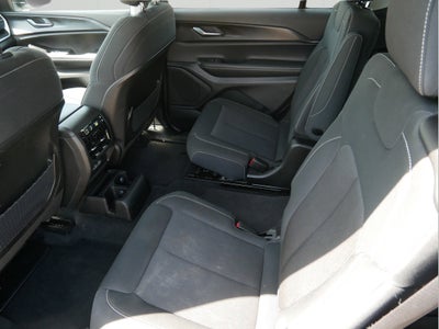 2023 Jeep Grand Cherokee L Laredo 4x4