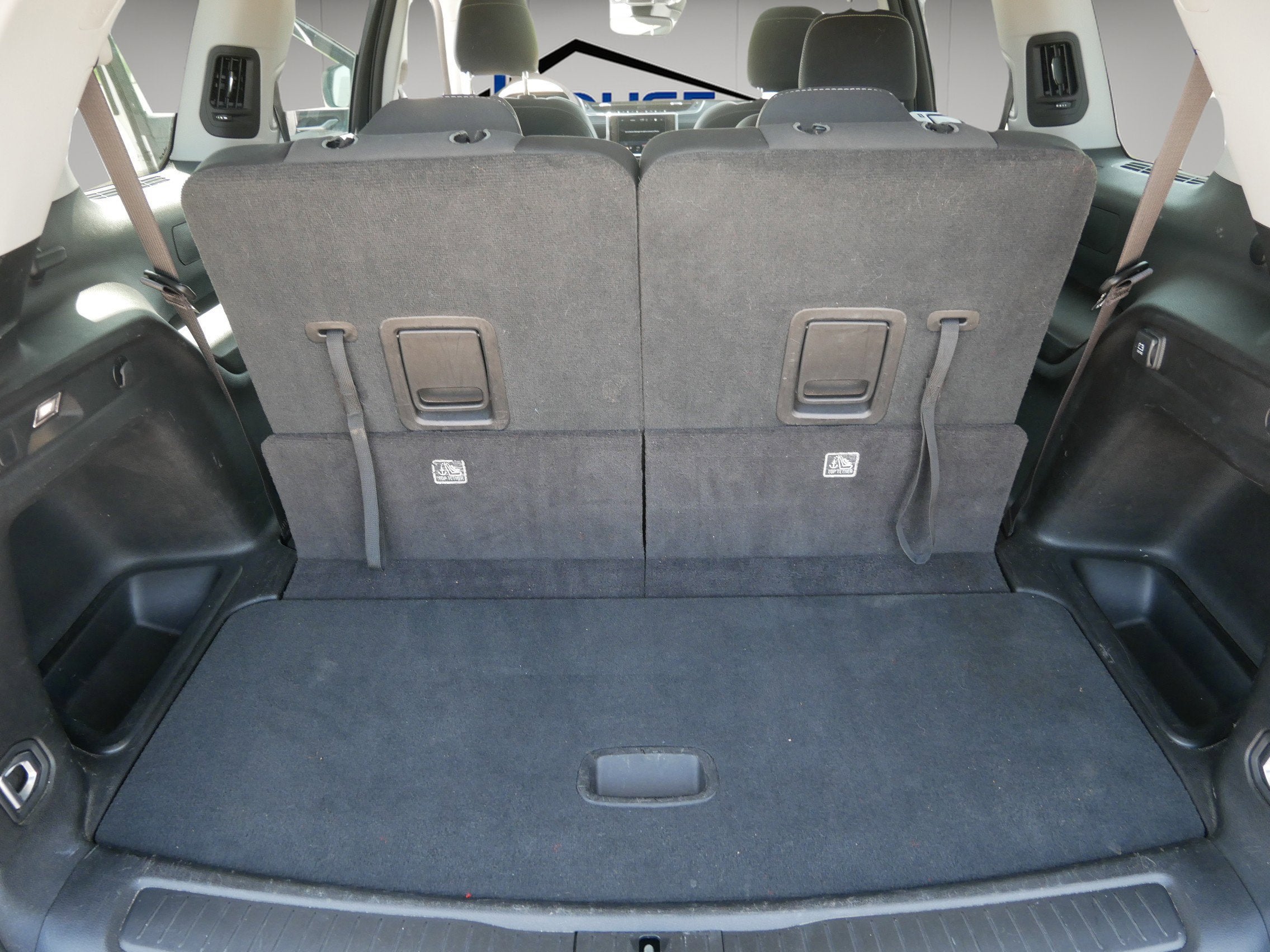 2023 Jeep Grand Cherokee L Laredo 4x4