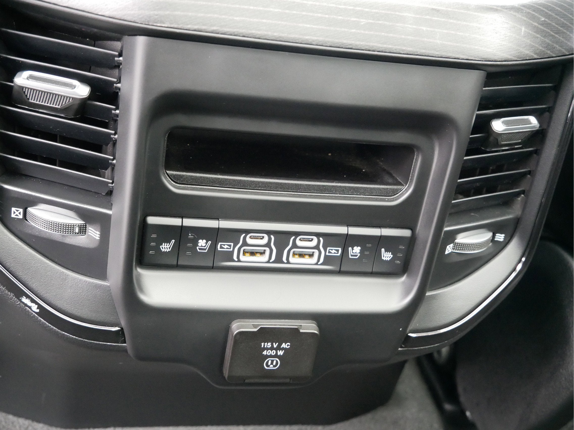 2022 RAM 1500 Limited Crew Cab 4x4 5'7" Box