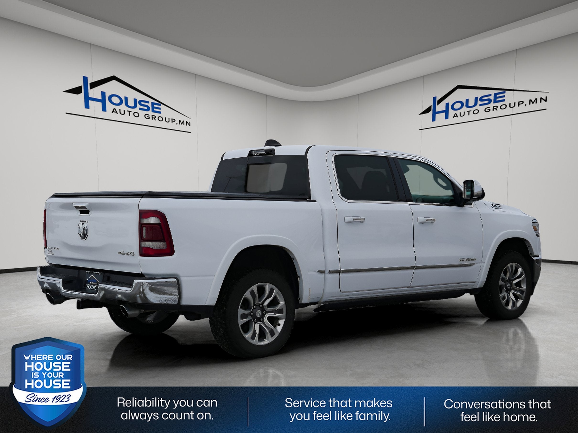 2022 RAM 1500 Limited Crew Cab 4x4 5'7" Box