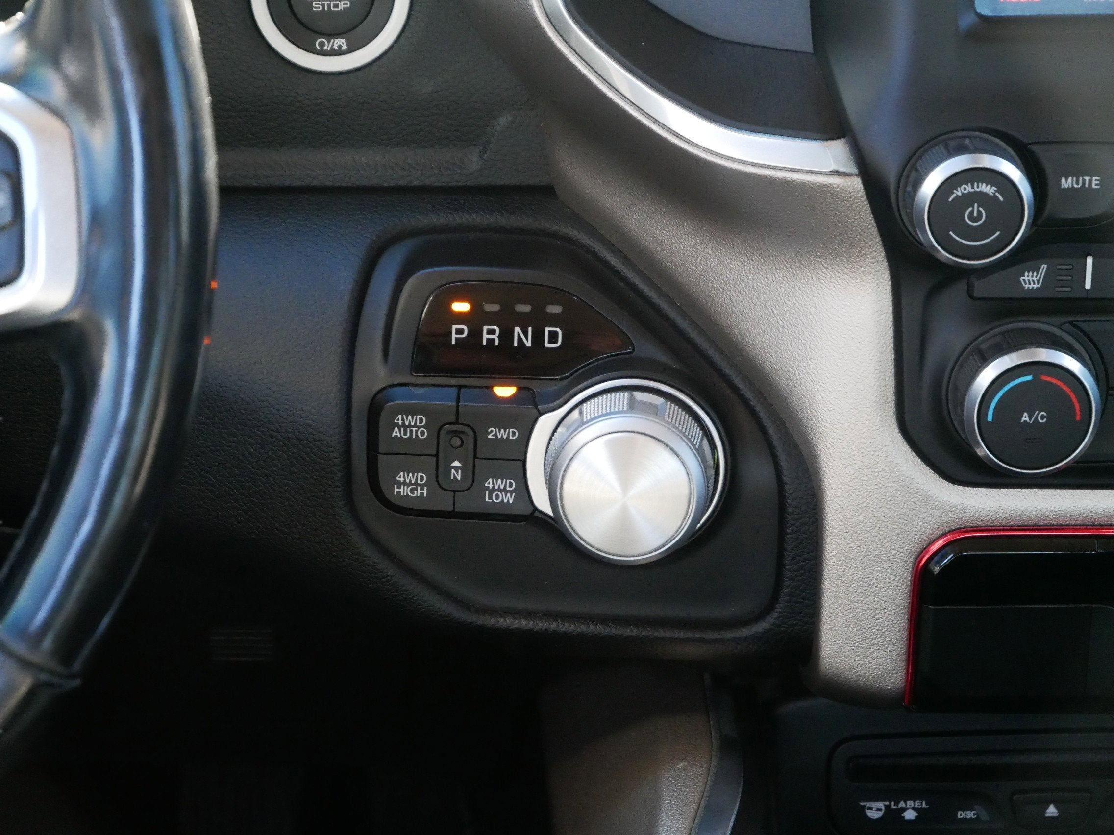 2019 RAM 1500 Laramie Crew Cab 4x4 5'7" Box