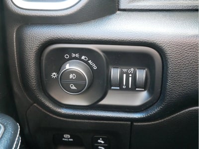 2019 RAM 1500 Laramie Crew Cab 4x4 5'7" Box