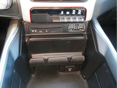 2019 RAM 1500 Laramie Crew Cab 4x4 5'7" Box