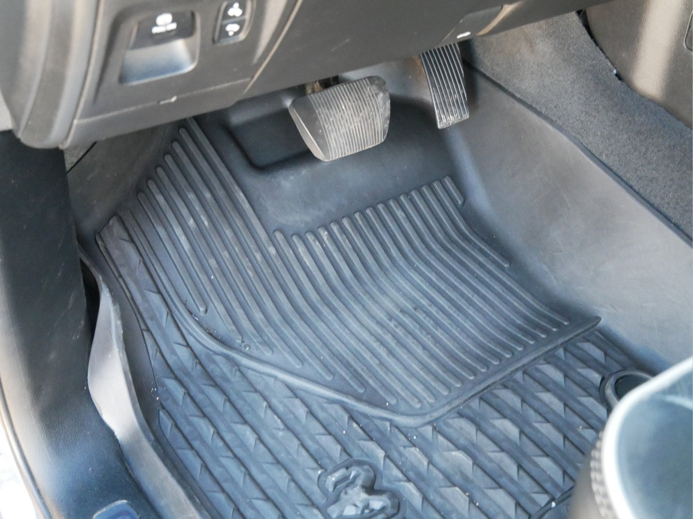 2019 RAM 1500 Laramie Crew Cab 4x4 5'7" Box