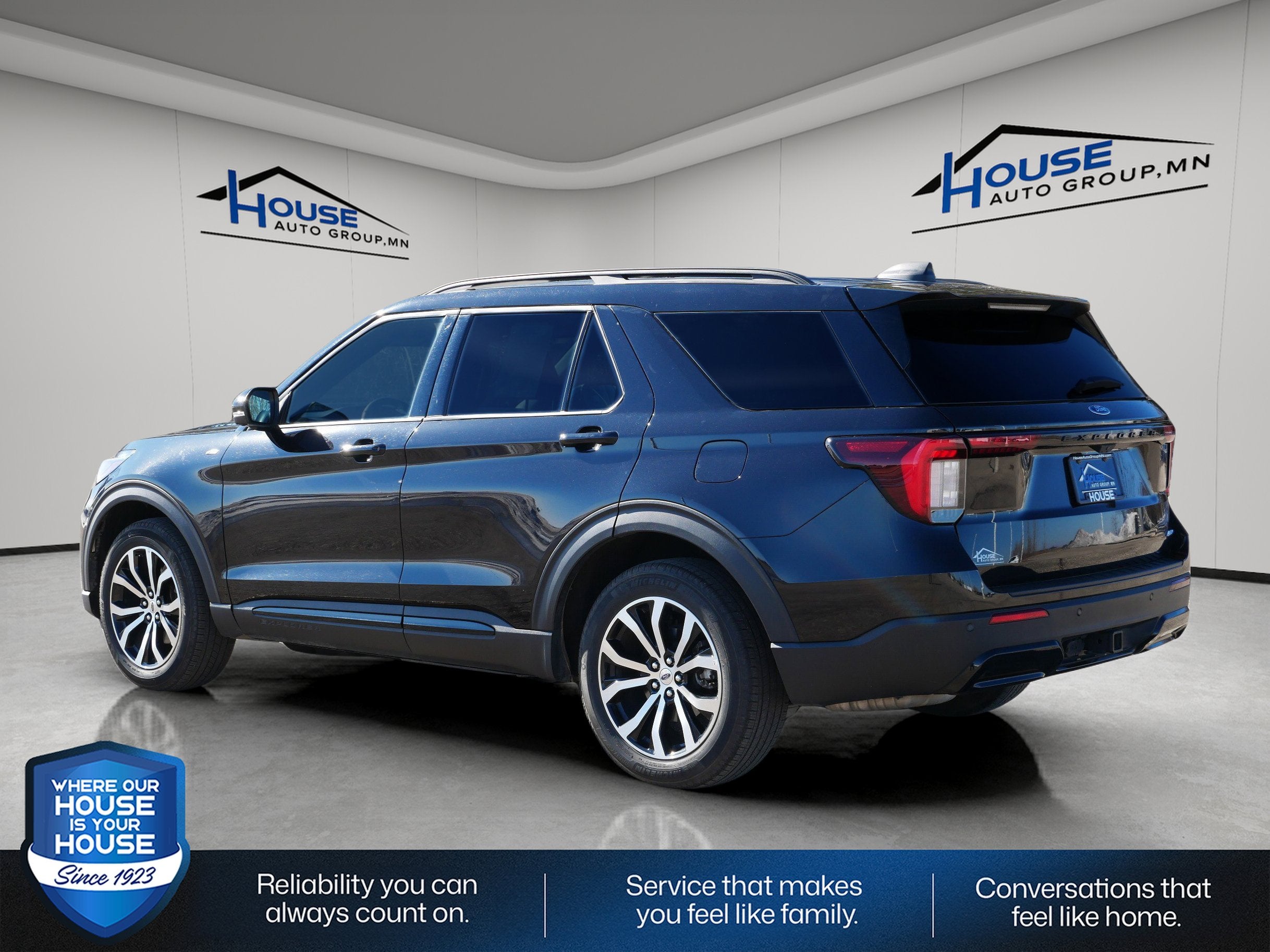 2025 Ford Explorer ST-Line