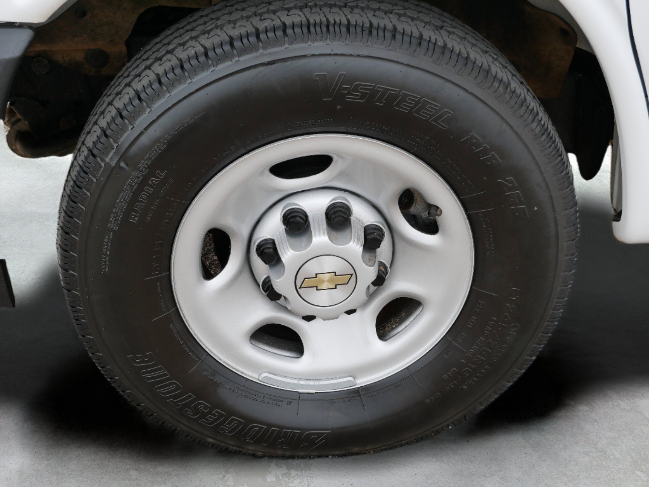 2024 Chevrolet Express Passenger 3500 1LS