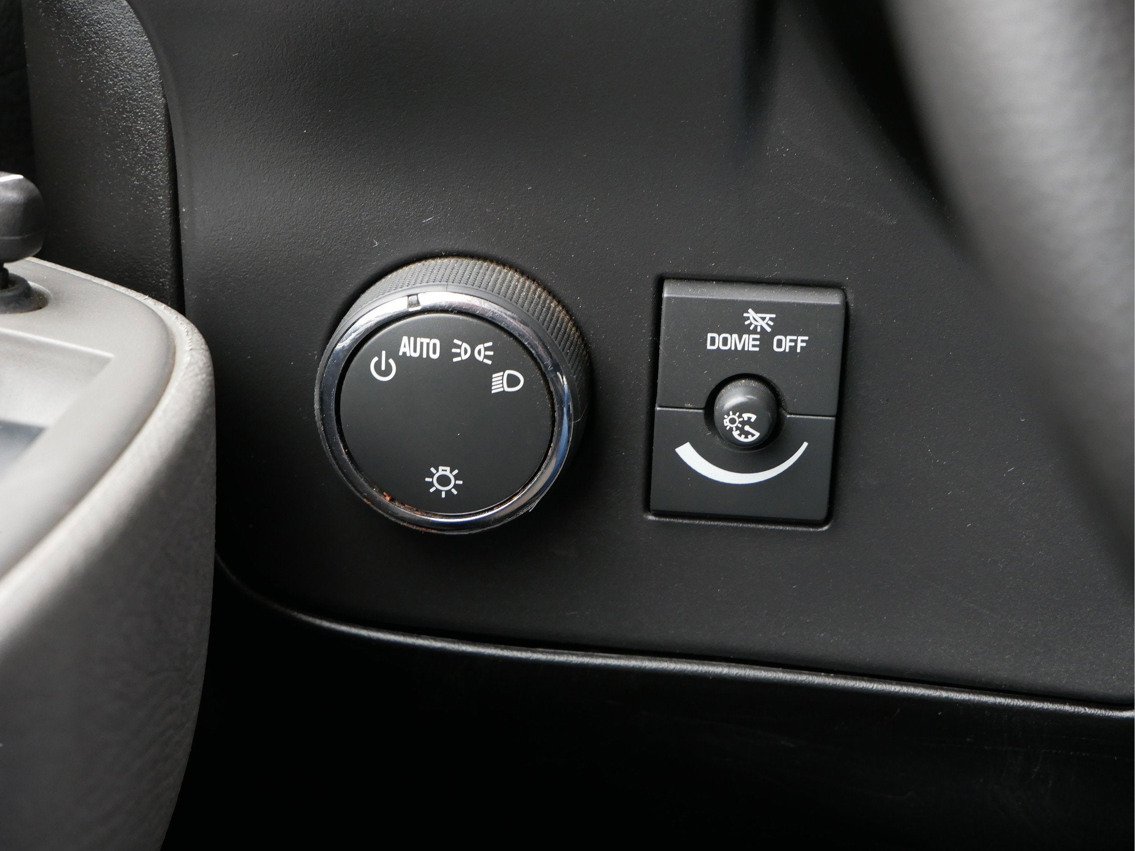 2024 Chevrolet Express Passenger 3500 1LS