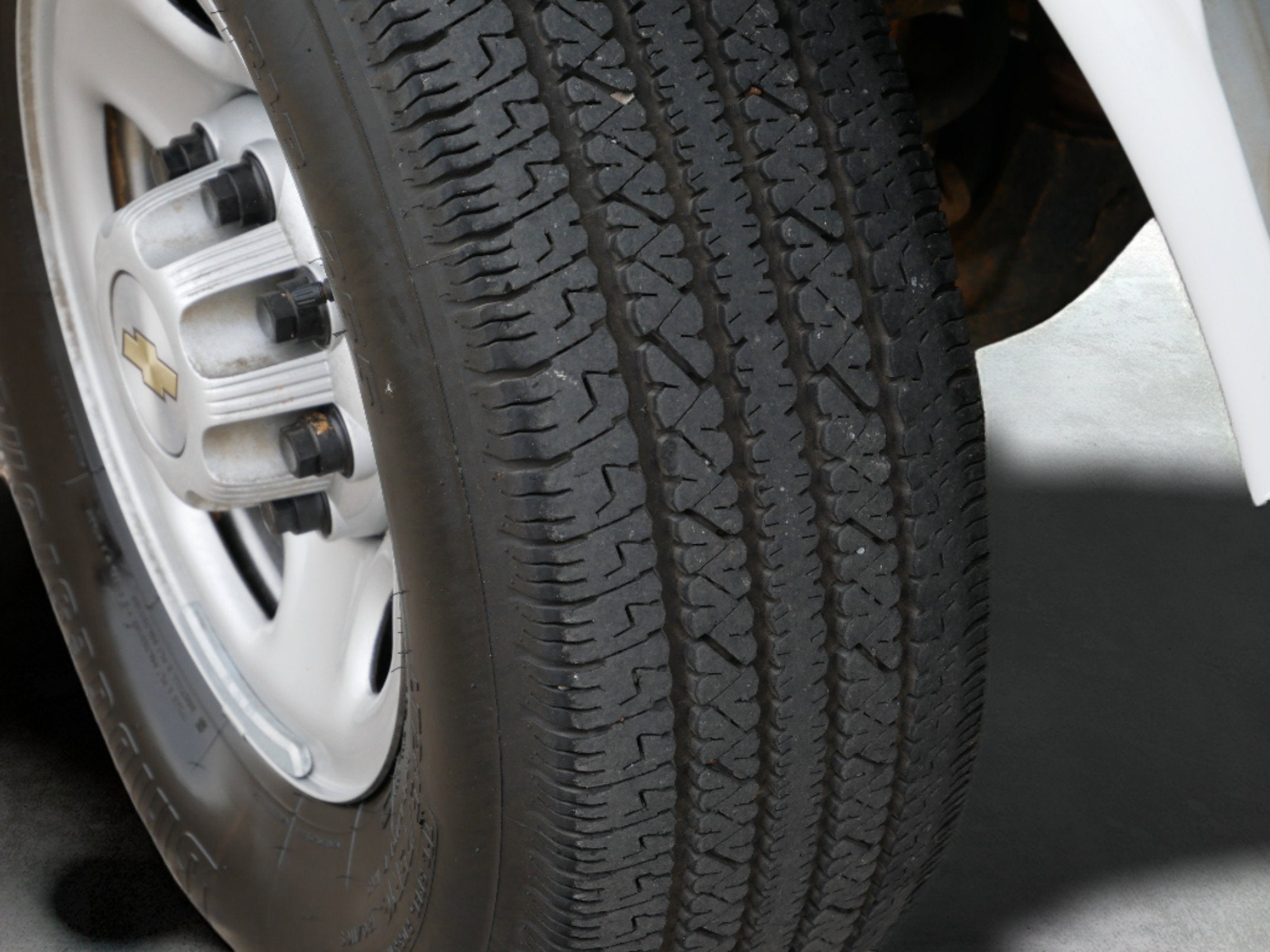 2024 Chevrolet Express Passenger 3500 1LS