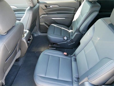 2025 Chevrolet Traverse Base