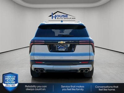 2025 Chevrolet Traverse Base