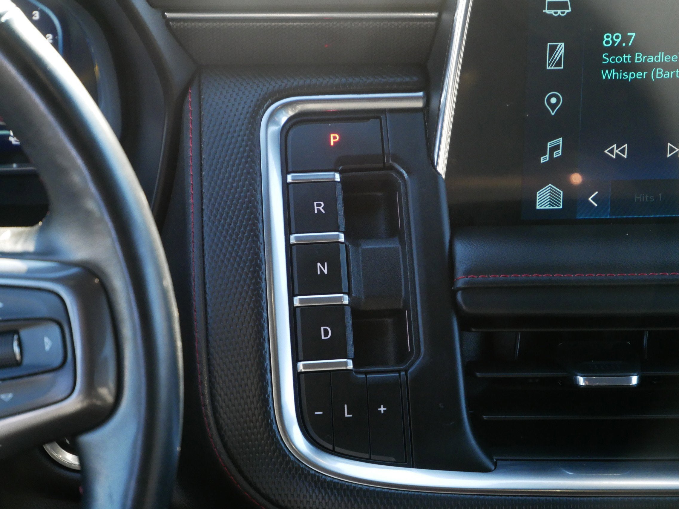 2023 Chevrolet Suburban RST