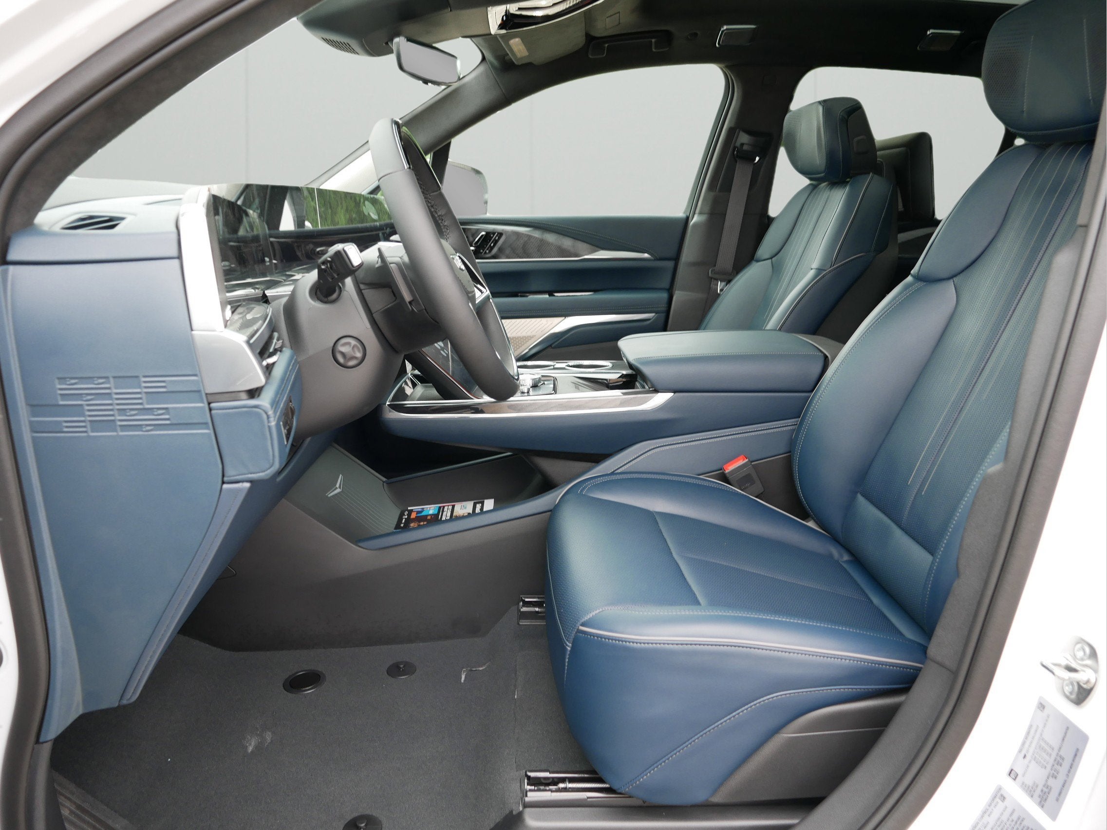 2025 Cadillac ESCALADE IQ Sport 2