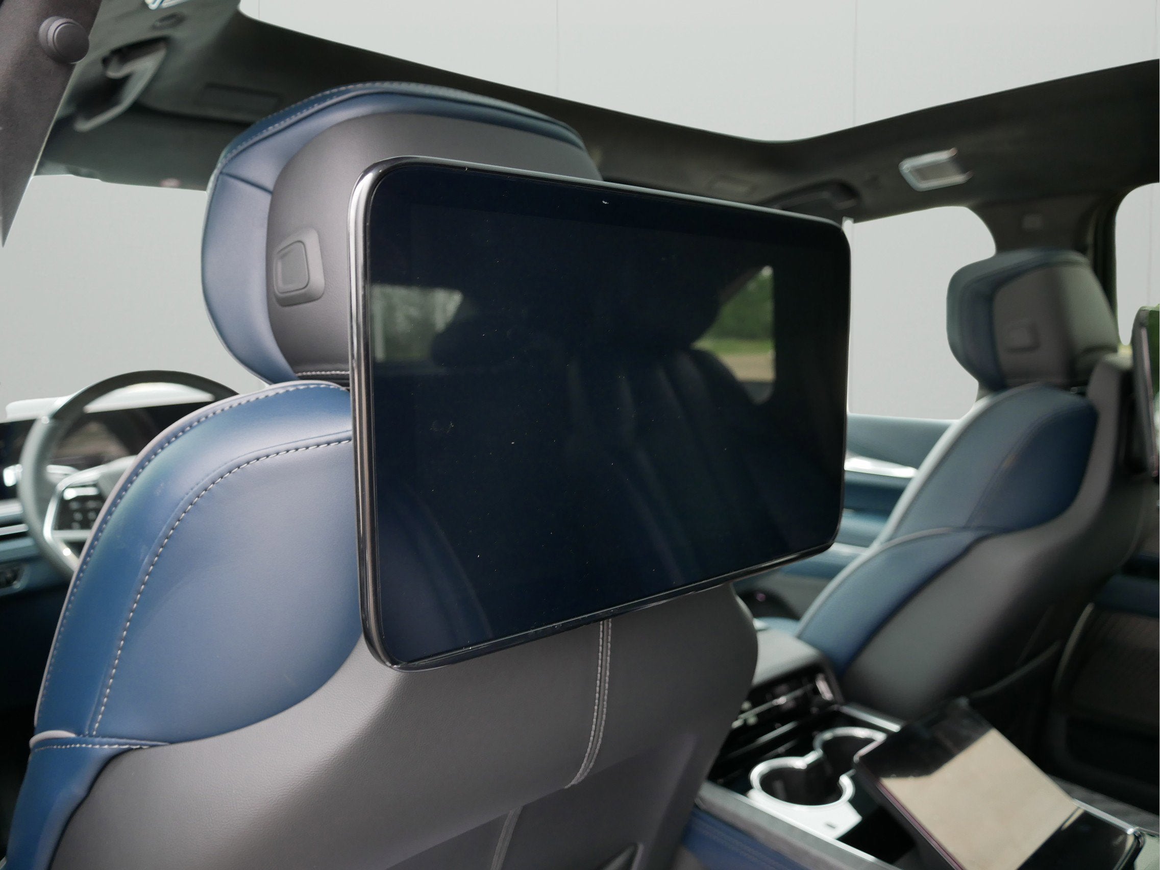 2025 Cadillac ESCALADE IQ Sport 2