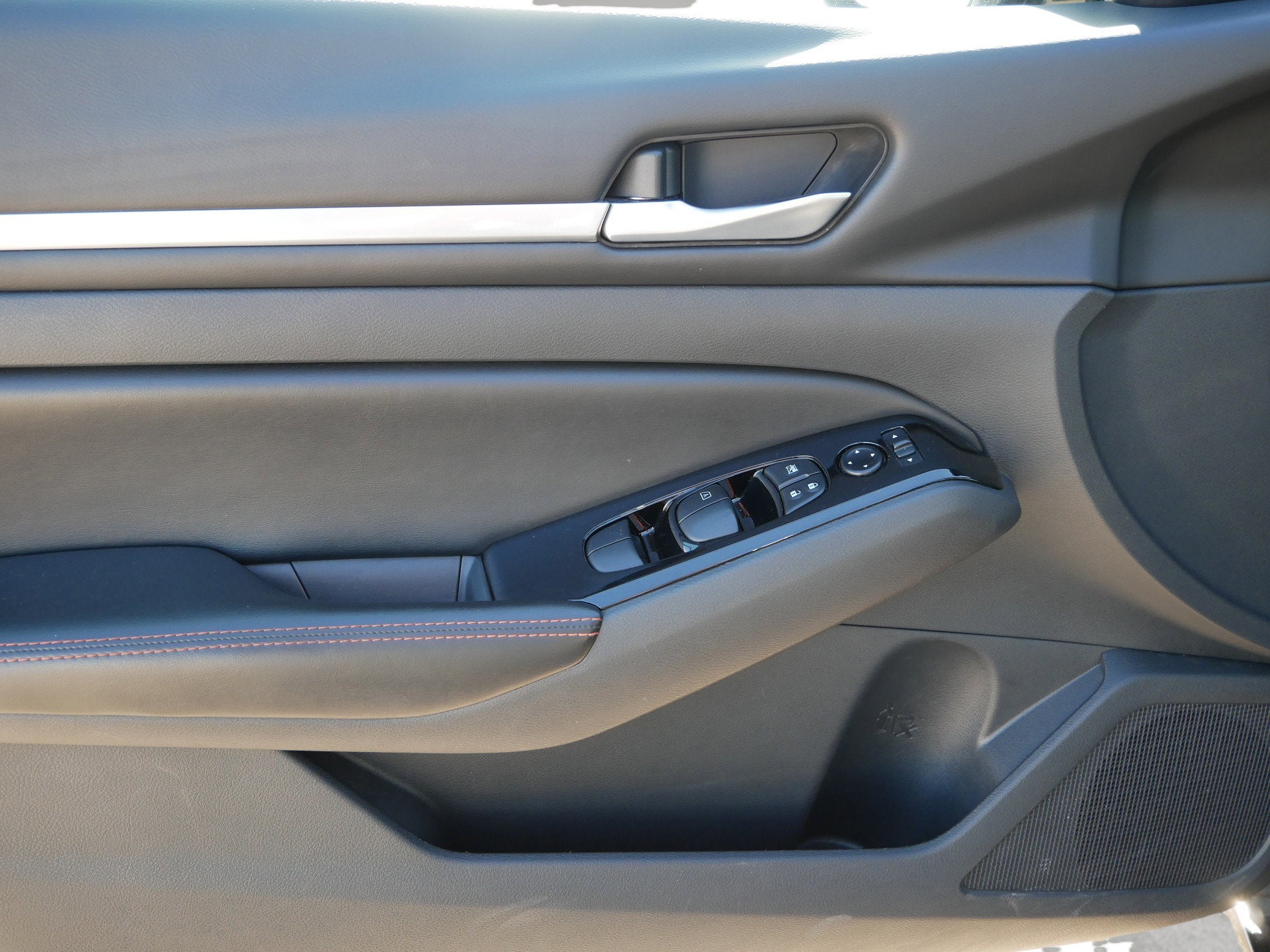 2024 Nissan Altima SR FWD