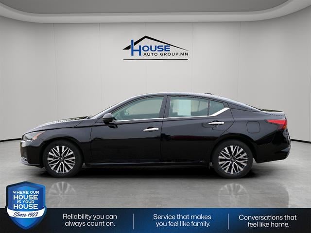 2025 Nissan Altima Base