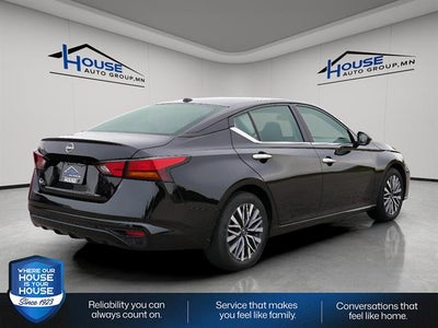 2025 Nissan Altima Base
