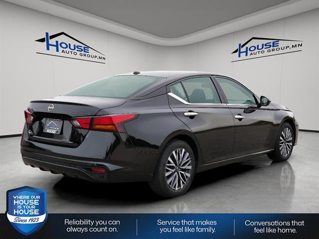 2025 Nissan Altima Base