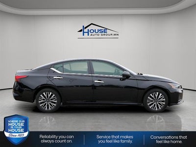 2025 Nissan Altima Base