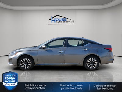 2023 Nissan Altima SV FWD