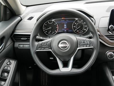 2025 Nissan Altima Base