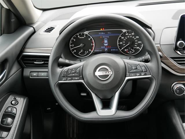 2025 Nissan Altima Base