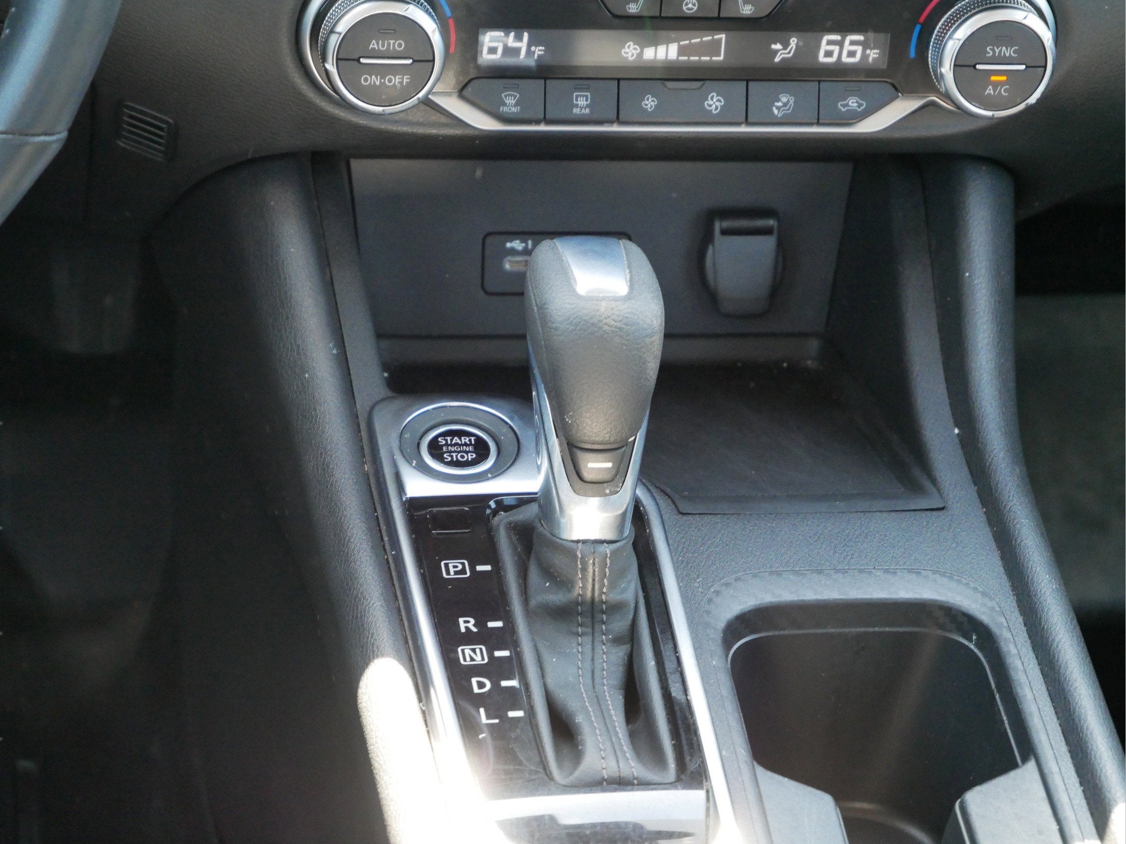 2022 Nissan Sentra SV Xtronic CVT