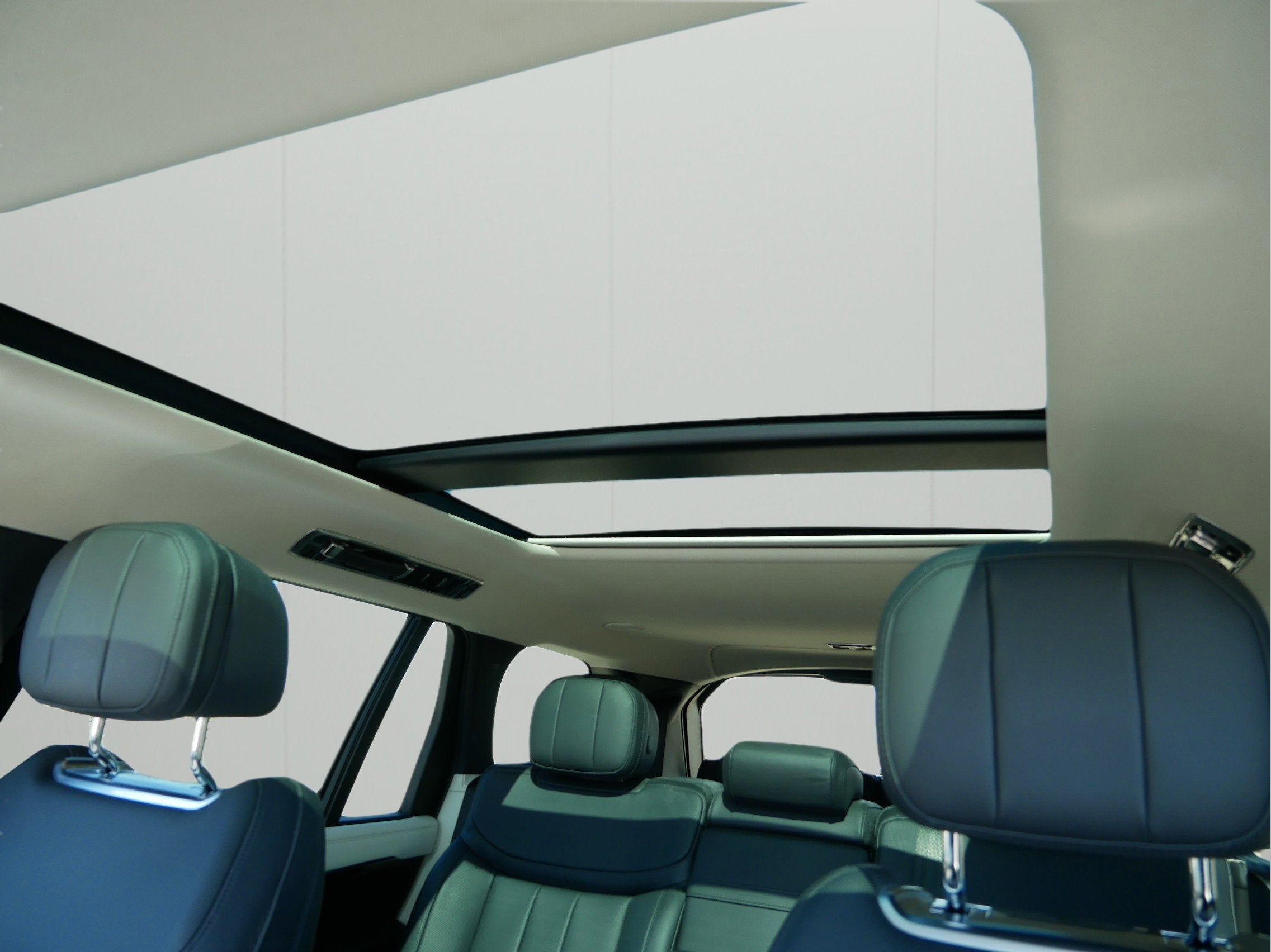 2023 Land Rover Range Rover P530 SE