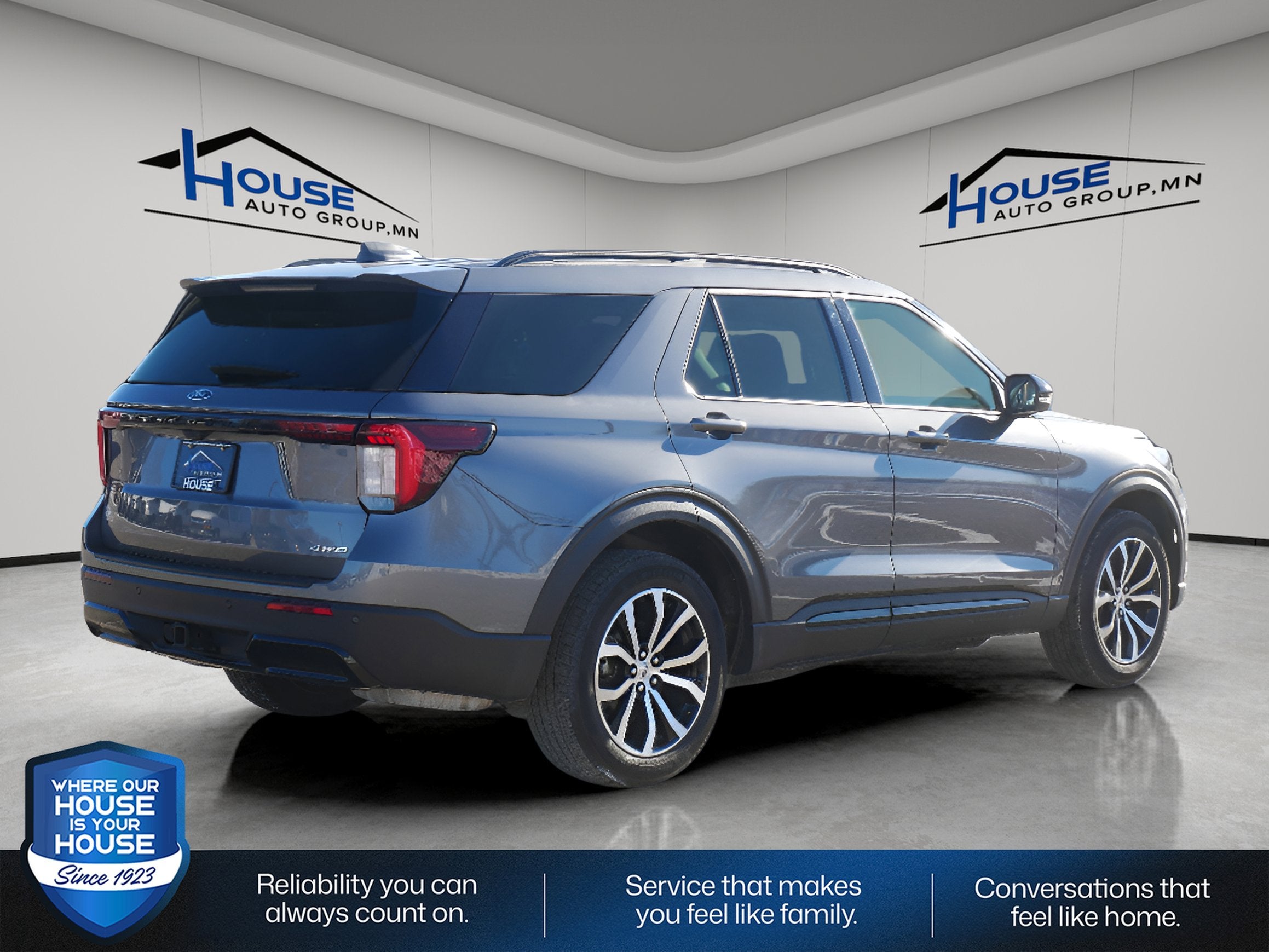 2025 Ford Explorer ST-Line