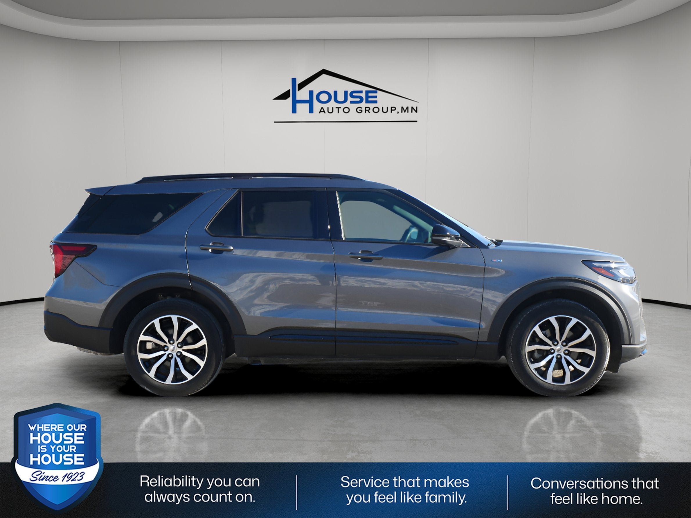 2025 Ford Explorer ST-Line