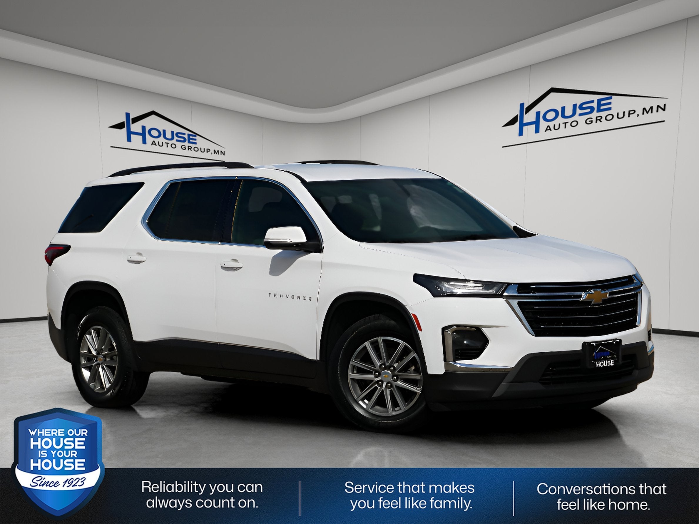 2023 Chevrolet Traverse LT Cloth