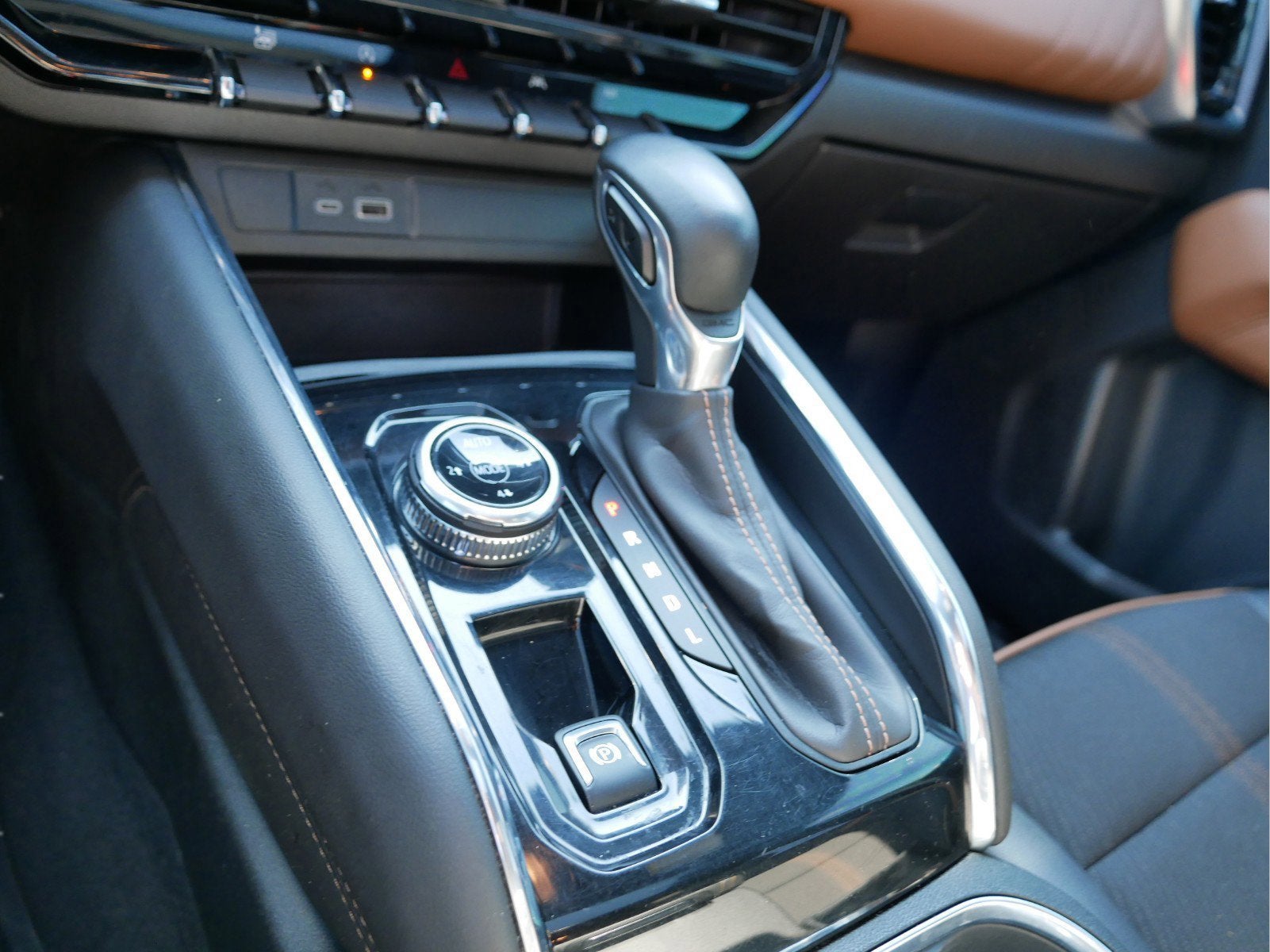 2023 GMC Canyon 4WD AT4