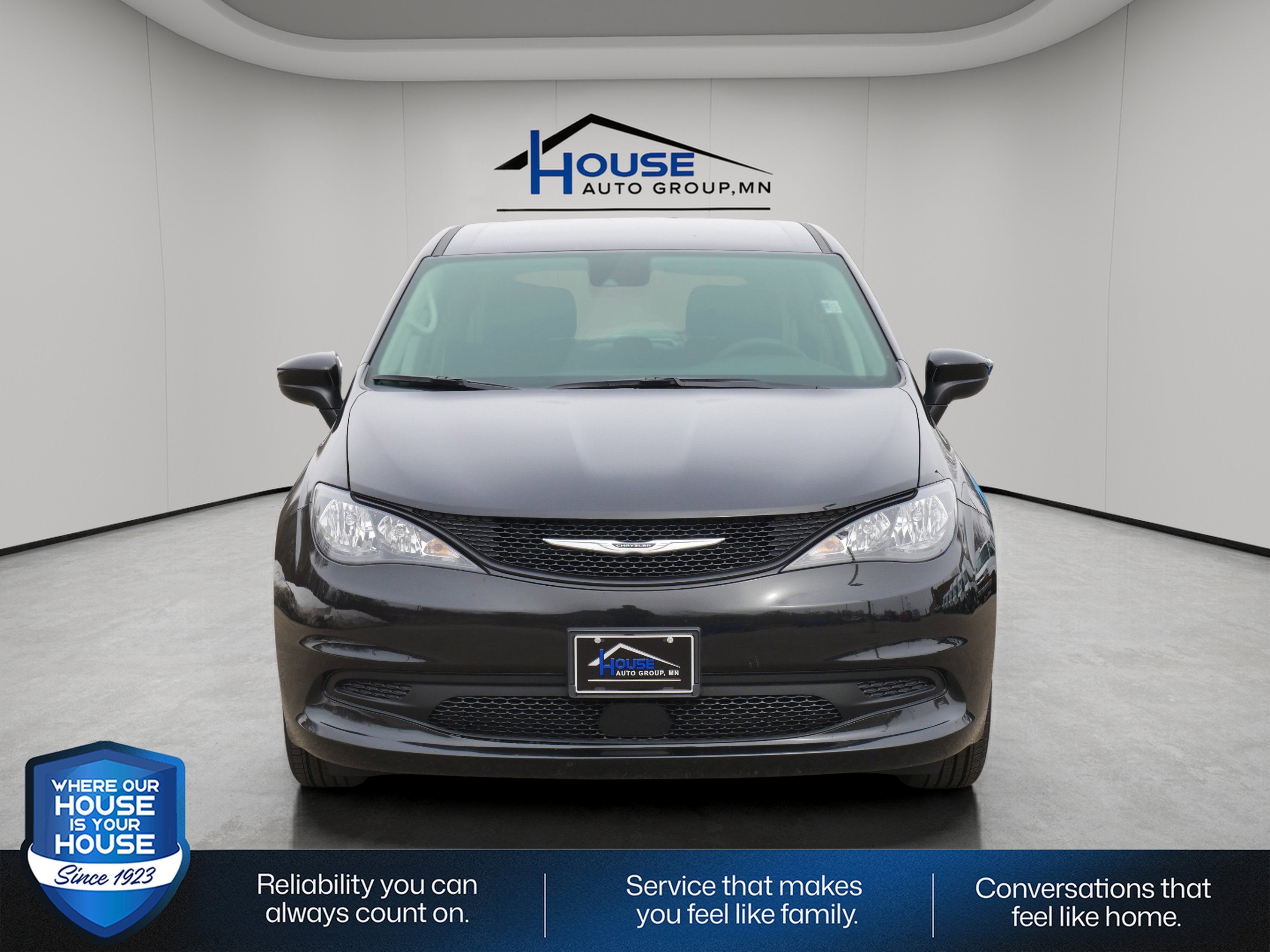 2023 Chrysler Voyager LX