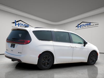 2023 Chrysler Pacifica Hybrid Limited