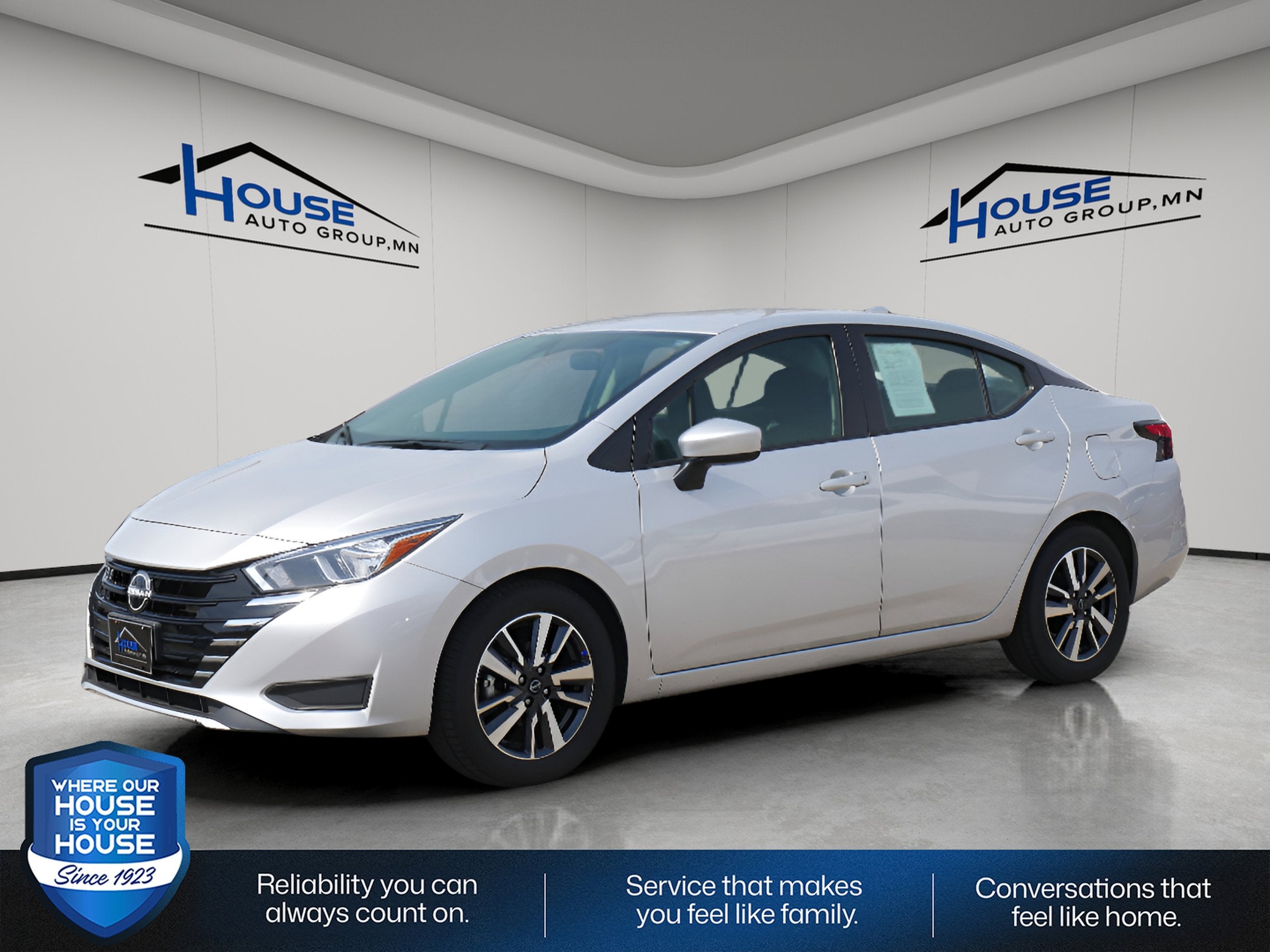 2023 Nissan Versa SV