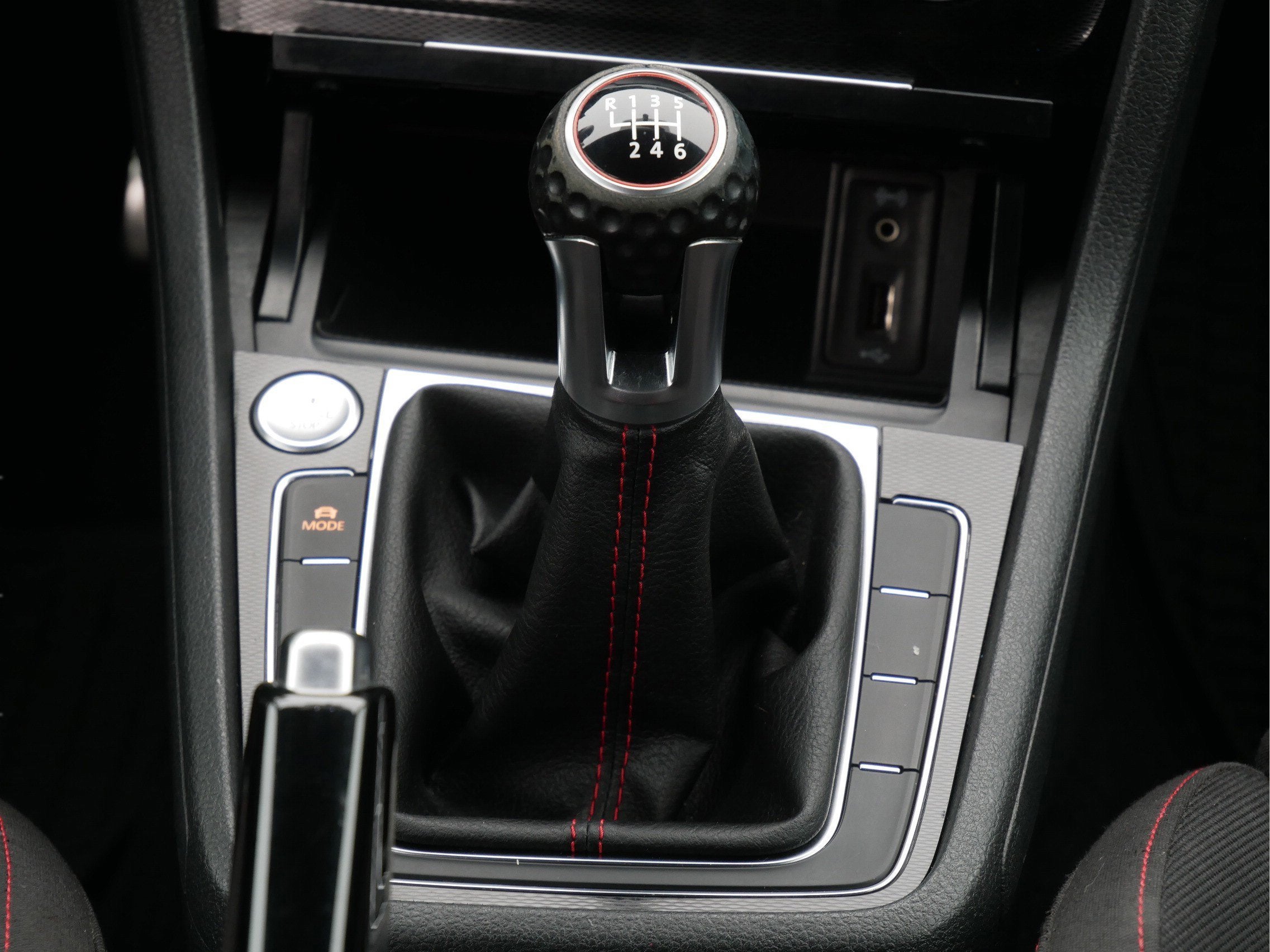 2017 Volkswagen Golf GTI Sport