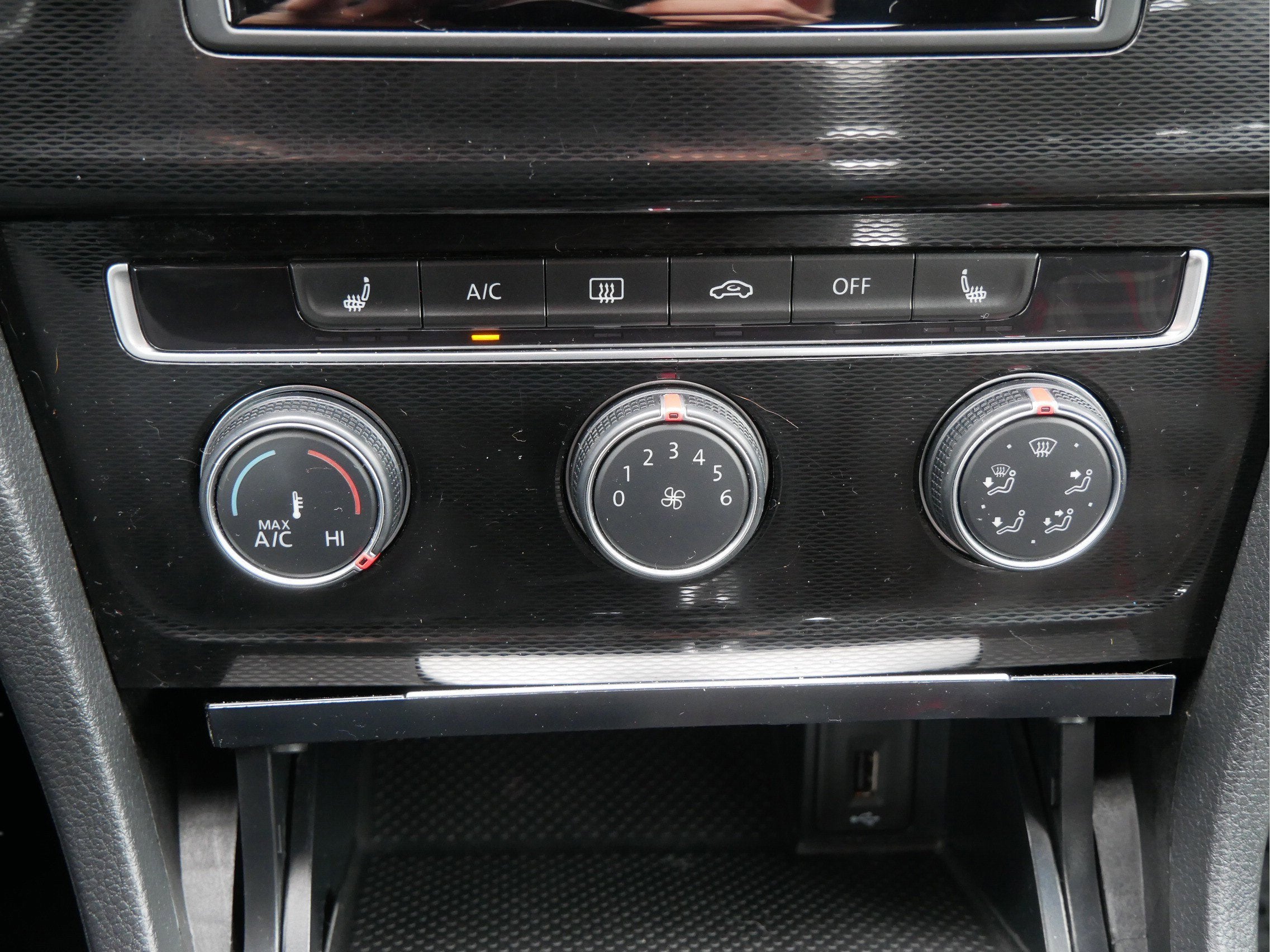 2017 Volkswagen Golf GTI Sport