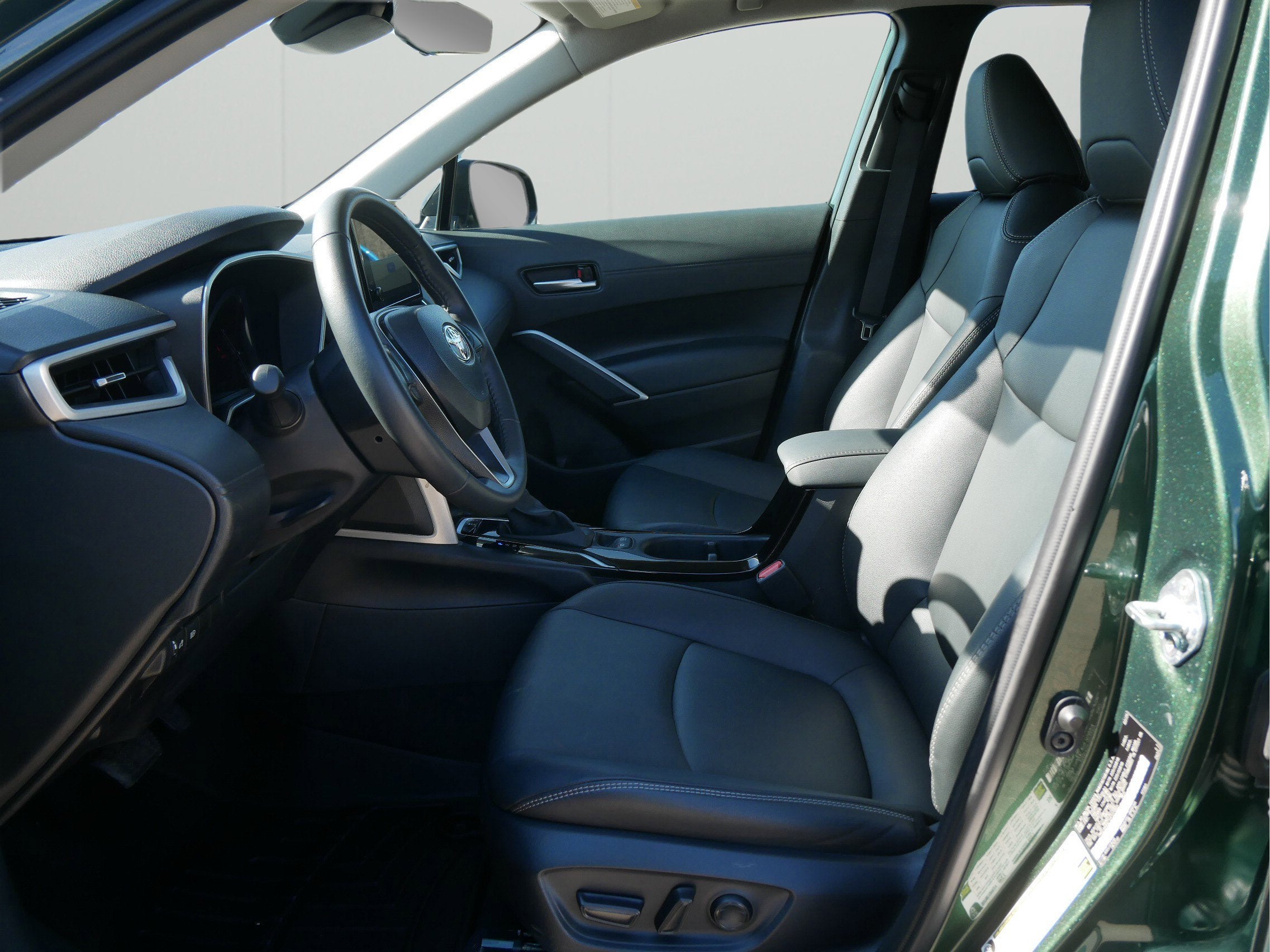 2025 Toyota Corolla Cross XLE