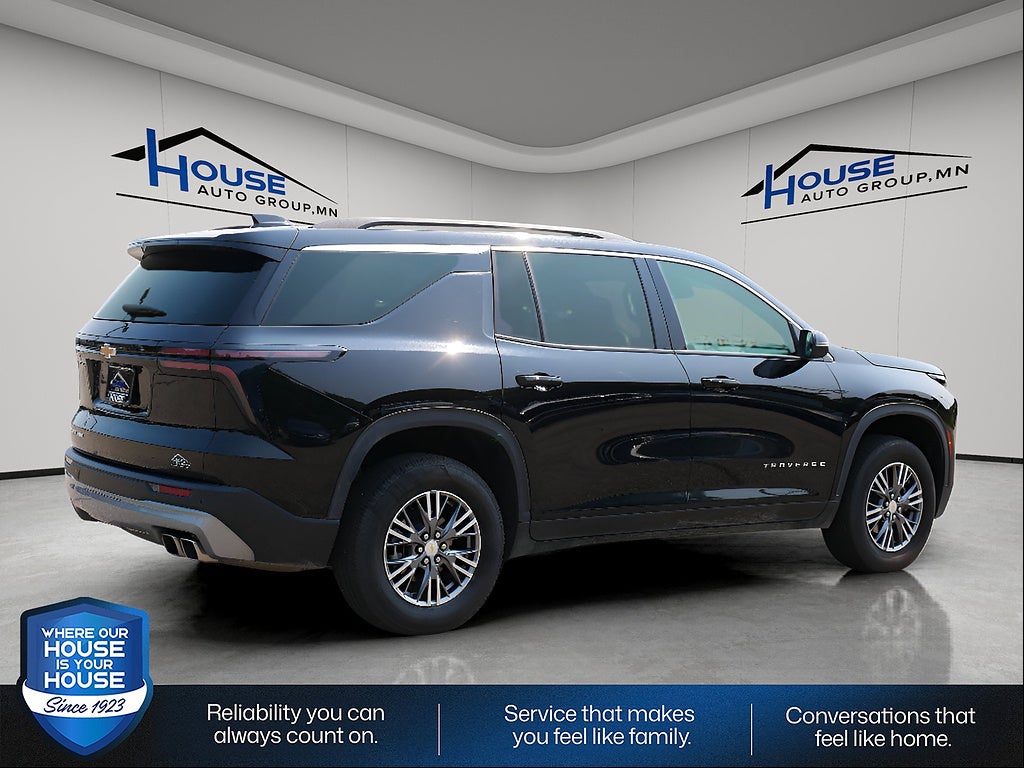 2025 Chevrolet Traverse LT
