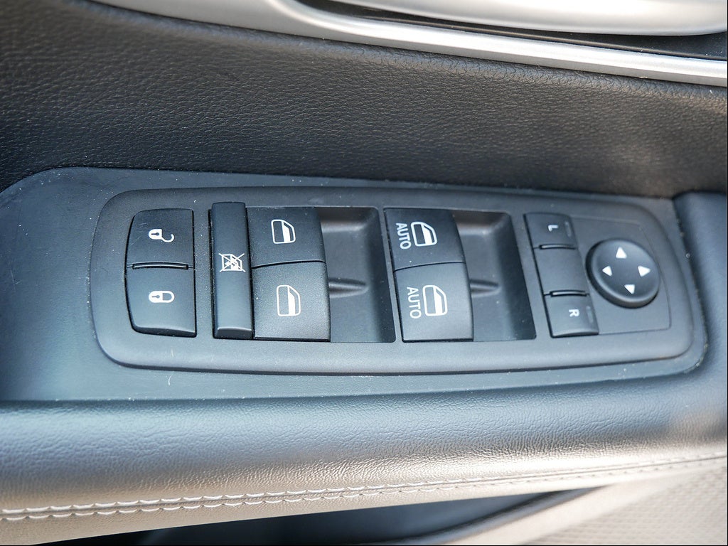 2024 Chrysler Pacifica S Appearance