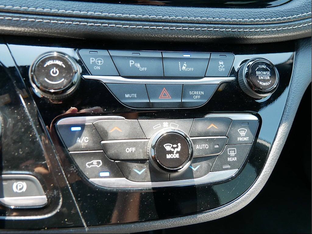 2024 Chrysler Pacifica S Appearance