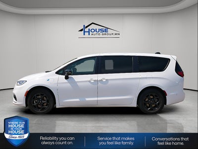 2024 Chrysler Pacifica S Appearance