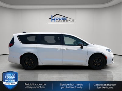 2024 Chrysler Pacifica S Appearance