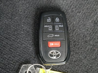 2026 Toyota Sienna XLE 8-Passenger