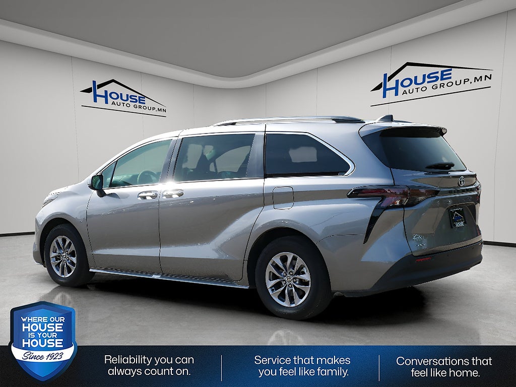 2026 Toyota Sienna XLE 8-Passenger