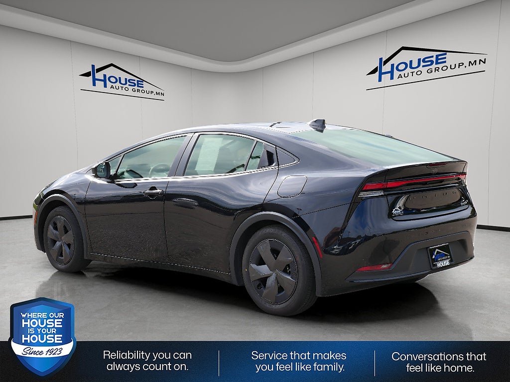 2025 Toyota Prius LE